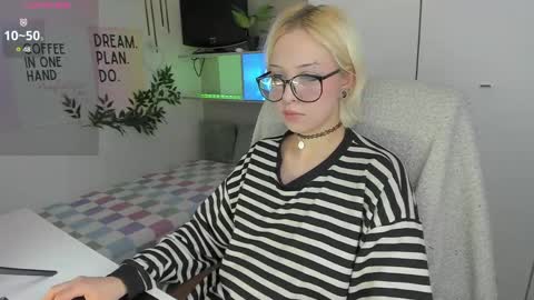 Snapshot of neko_sora chatting on May 9, 8:47 pm Kate online show from May 9, 8:47 pm