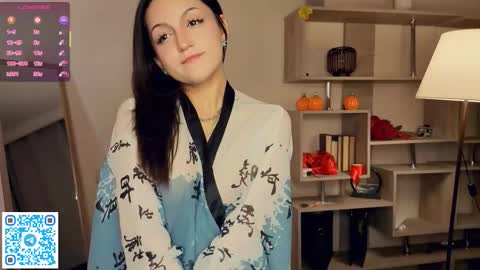 Vicky and Beatrice online show from March 21, 7:17 pm