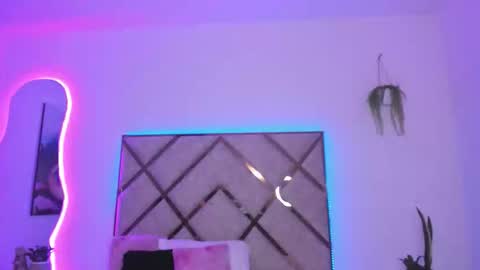 nenaarisk online show from March 17, 1:47 pm