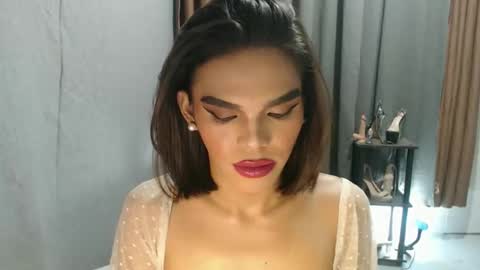 Snapshot of neomi_hardcock chatting on June 6, 6:12 pm neomi online show from June 6, 6:12 pm