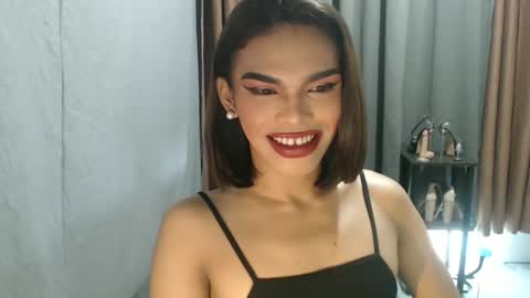 Snapshot of neomi_hardcock chatting on June 8, 7:47 pm neomi online show from June 8, 7:47 pm