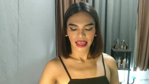 Snapshot of neomi_hardcock chatting on June 21, 7:55 am neomi online show from June 21, 7:55 am