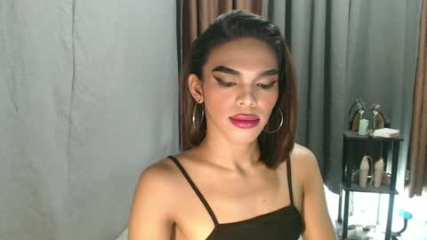 Snapshot of neomi_hardcock chatting on July 4, 12:55 pm neomi online show from July 4, 12:55 pm