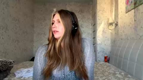 neomimaddern online show from June 19, 3:11 am