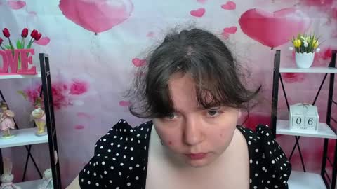 NeonilaLisova online show from May 8, 5:46 am