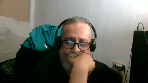 Snapshot of neron401 chatting on June 16, 4:15 am neron401 online show from June 16, 4:15 am