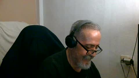 Snapshot of neron401 chatting on June 17, 11:16 pm neron401 online show from June 17, 11:16 pm