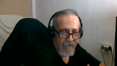 Snapshot of neron401 chatting on June 20, 2:03 am neron401 online show from June 20, 2:03 am