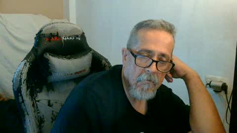 Snapshot of neron401 chatting on June 22, 1:19 pm neron401 online show from June 22, 1:19 pm