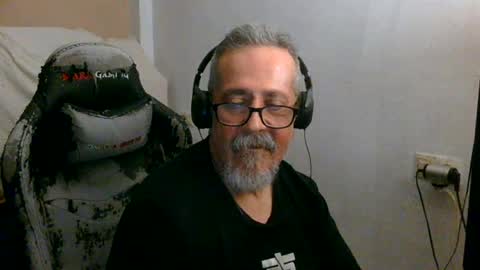 Snapshot of neron401 chatting on June 23, 2:20 am neron401 online show from June 23, 2:20 am