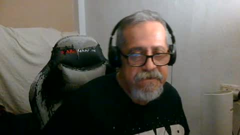 Snapshot of neron401 chatting on June 28, 12:38 am neron401 online show from June 28, 12:38 am