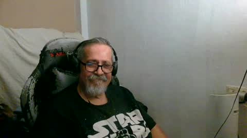 Snapshot of neron401 chatting on June 29, 3:46 am neron401 online show from June 29, 3:46 am
