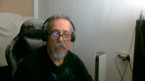 Snapshot of neron401 chatting on July 1, 3:19 am neron401 online show from July 1, 3:19 am