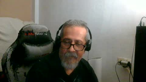 Snapshot of neron401 chatting on July 2, 1:05 am neron401 online show from July 2, 1:05 am