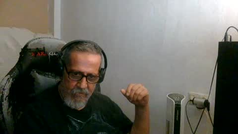 Snapshot of neron401 chatting on July 5, 4:19 am neron401 online show from July 5, 4:19 am