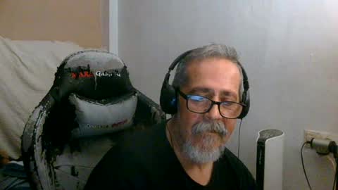 Snapshot of neron401 chatting on July 11, 2:14 am neron401 online show from July 11, 2:14 am