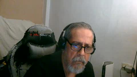 Snapshot of neron401 chatting on July 12, 1:51 am neron401 online show from July 12, 1:51 am