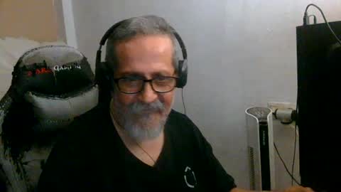 Snapshot of neron401 chatting on July 15, 1:00 am neron401 online show from July 15, 1:00 am