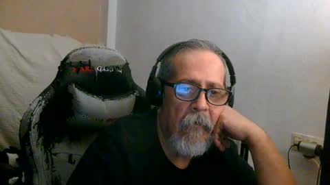 Snapshot of neron401 chatting on July 17, 1:56 am neron401 online show from July 17, 1:56 am