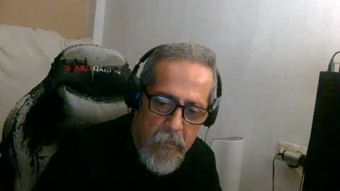 Snapshot of neron401 chatting on July 18, 2:05 am neron401 online show from July 18, 2:05 am