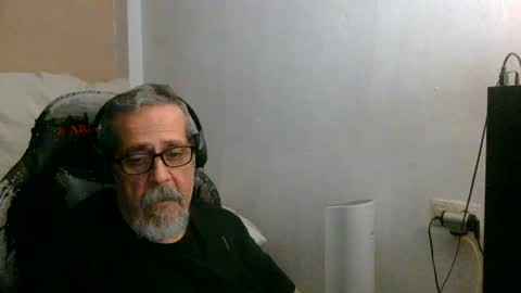 Snapshot of neron401 chatting on July 20, 3:21 am neron401 online show from July 20, 3:21 am