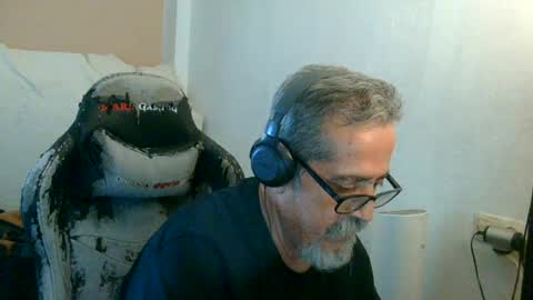 Snapshot of neron401 chatting on July 21, 3:47 pm neron401 online show from July 21, 3:47 pm