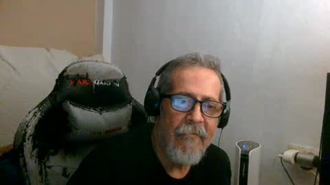 Snapshot of neron401 chatting on July 23, 1:58 am neron401 online show from July 23, 1:58 am
