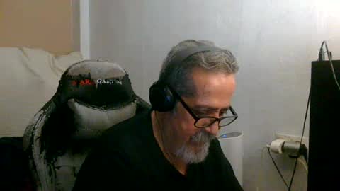 Snapshot of neron401 chatting on August 1, 12:54 am neron401 online show from August 1, 12:54 am