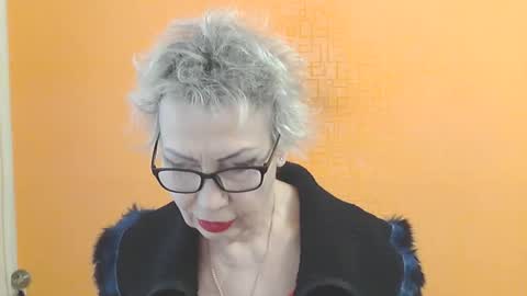 NessyJenixs online show from February 5, 8:41 am