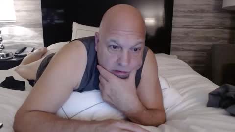 nethggoes85 online show from December 18, 3:56 am