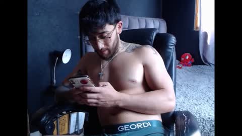 neuttron online show from November 19, 6:41 pm