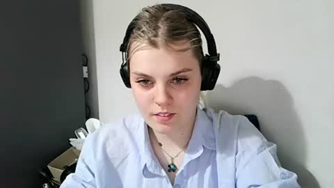 never_enoughh online show from June 16, 5:26 pm
