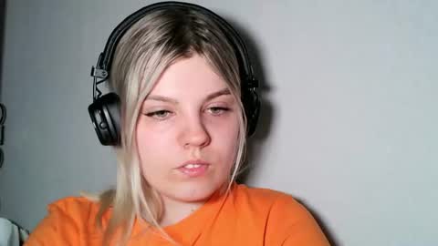 never_enoughh online show from June 21, 5:26 pm