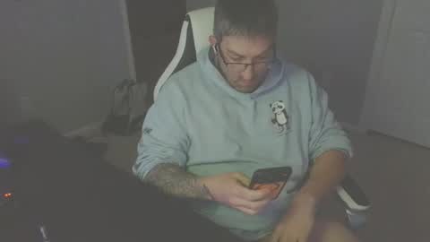 Snapshot of newevo chatting on April 20, 2:36 am newevo online show from April 20, 2:36 am