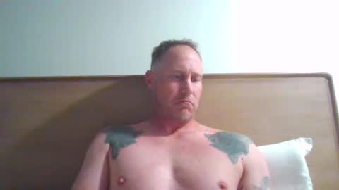 Snapshot of newportman1030 chatting on March 1, 1:53 am amandandhisgirl online show from March 1, 1:53 am