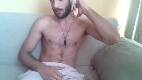 Snapshot of newt_easy chatting on May 3, 2:01 pm Lucena BR online show from May 3, 2:01 pm