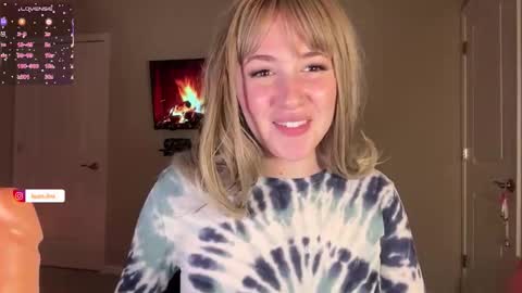 Snapshot of nextdoorlaur chatting on January 9, 3:48 pm Lauren online show from January 9, 3:48 pm