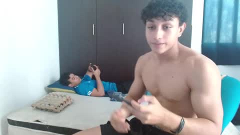 Snapshot of ney_quiroz chatting on January 17, 6:33 pm ney hotman online show from January 17, 6:33 pm