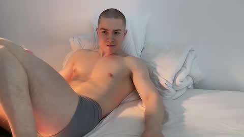 Snapshot of nfeibk chatting on February 6, 1:58 pm Adrian Von Ziegler online show from February 6, 1:58 pm