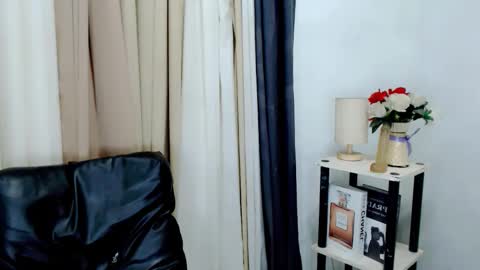 hottie nicole online show from February 25, 1:15 am