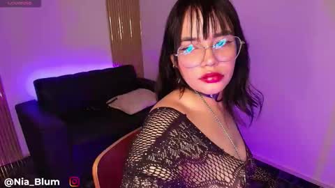 Snapshot of nia_blum chatting on January 12, 1:05 pm Nia Blum online show from January 12, 1:05 pm