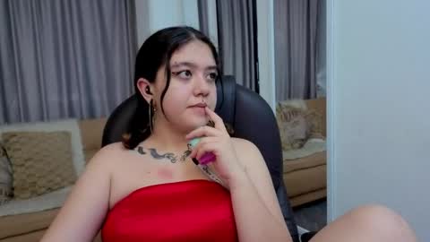 Estefani  online show from April 22, 8:43 pm