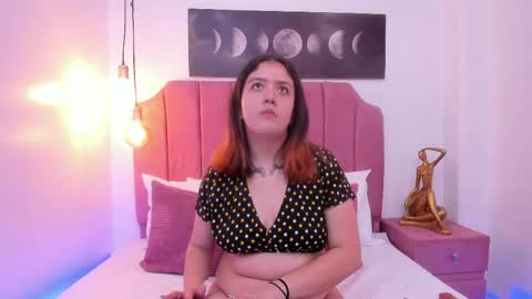 Estefani  online show from May 6, 3:35 am