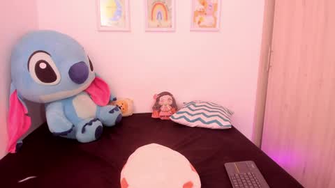  Nia  online show from April 24, 3:58 pm