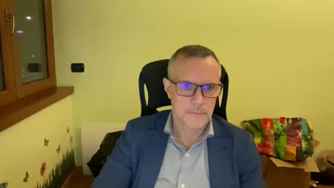 Snapshot of niceshy_71 chatting on December 4, 6:27 pm Andrew online show from December 4, 6:27 pm