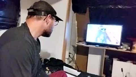 nicholasjesse51 online show from September 18, 4:14 am