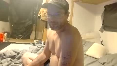 nicholasjesse51 online show from October 31, 11:50 pm