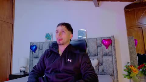 Snapshot of nick_moss_ chatting on February 14, 11:40 am nick_moss_ online show from February 14, 11:40 am