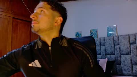 Snapshot of nick_moss_ chatting on March 3, 10:54 am nick_moss_ online show from March 3, 10:54 am