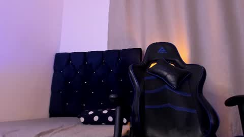 Snapshot of nick_zackk chatting on July 7, 7:23 am nick_zackk online show from July 7, 7:23 am